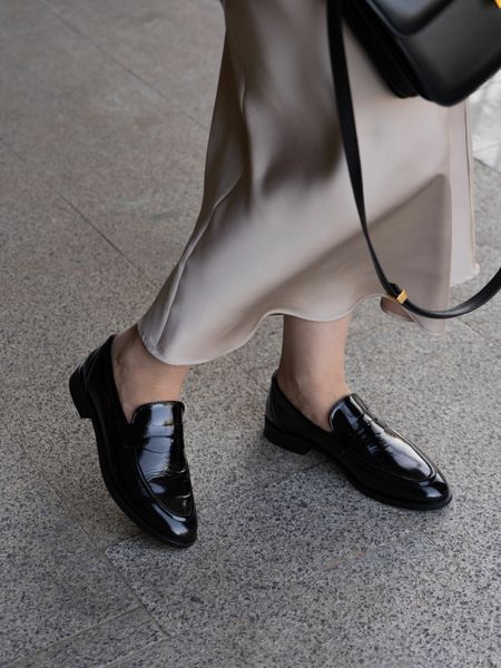 Лофери чорні лаковані Chic