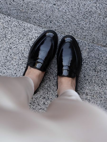 Лофери чорні лаковані Chic