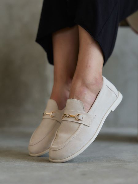 Beige suede loafers with drawstring