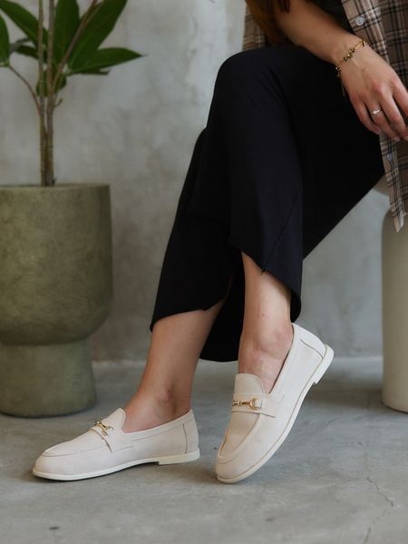 Beige suede loafers with drawstring